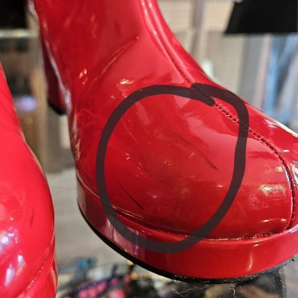 Knee-high Red patent leather boots. Block Heel. Size 8 - Picture 7 of 8